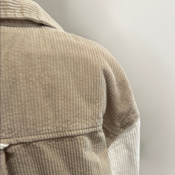 American Eagle Corduroy Button-Up Shirt size M - Picture 10 of 10